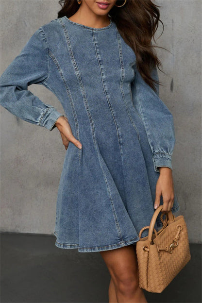 Robe décontractée en denim à manches longues et col rond avec patchwork