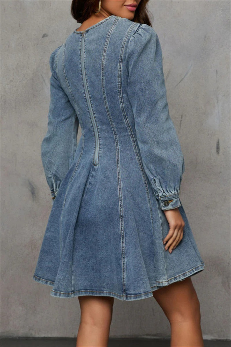 Robe décontractée en denim à manches longues et col rond avec patchwork