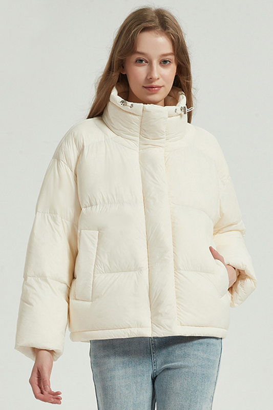 Manteau décontracté à col mandarin en duvet de canard blanc avec boutons de poche de couleur unie (teneur en duvet 86% à 90%)