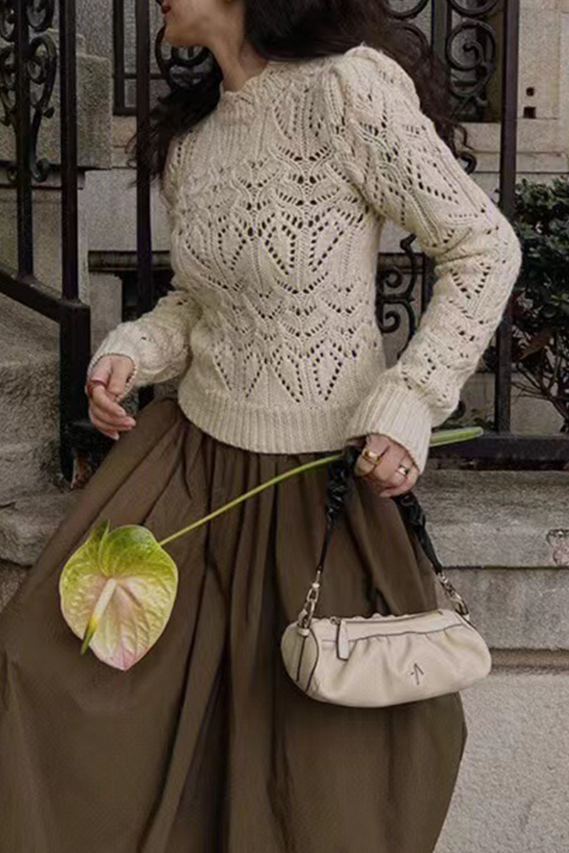 Hauts décontractés à col rond ajourés avec crochets et fleurs de couleur unie