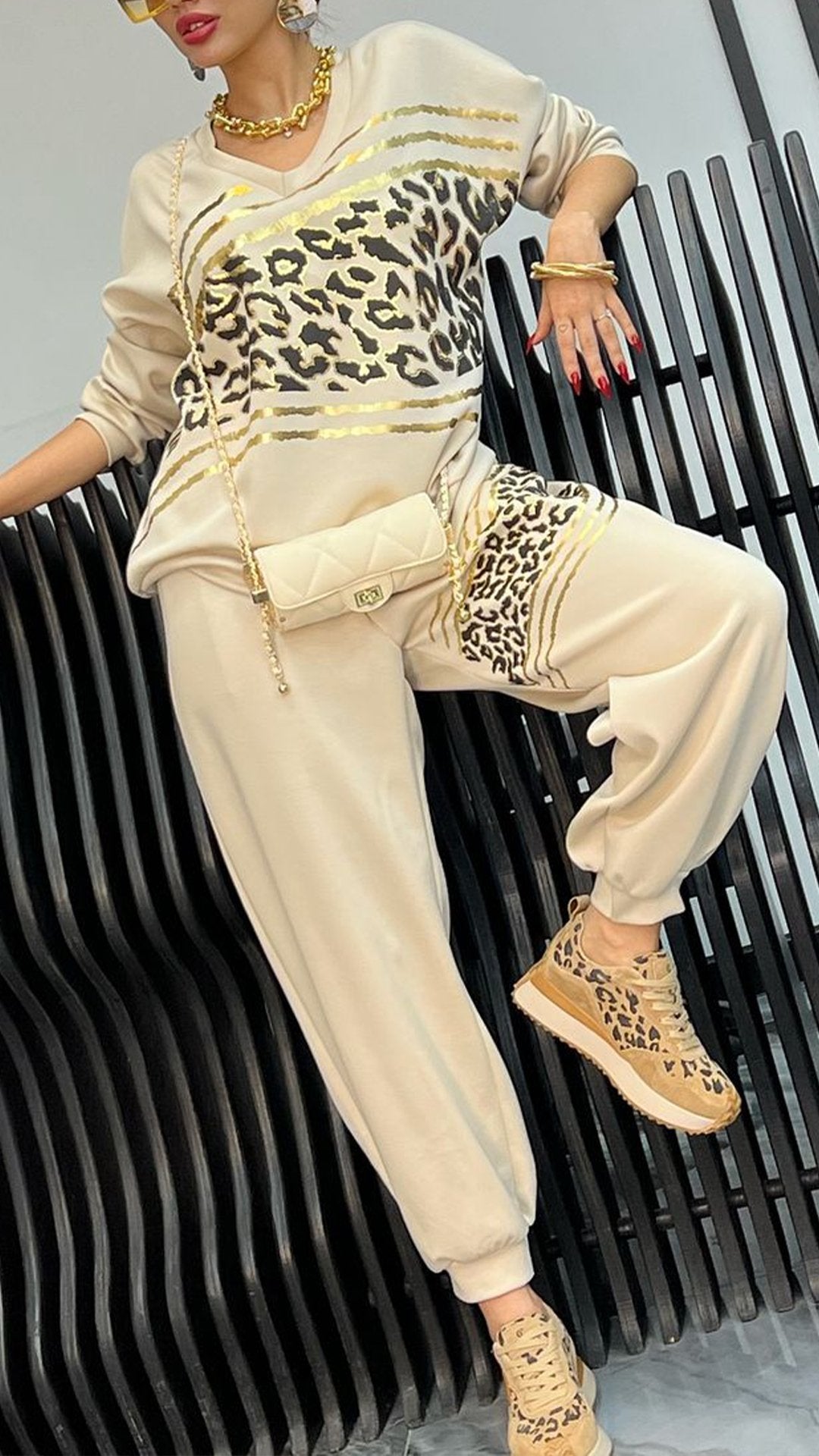 Women's V-neck Long-sleeved Leopard Striped Casual Suit